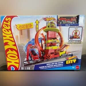 Hot Wheels super Loop Fire Station